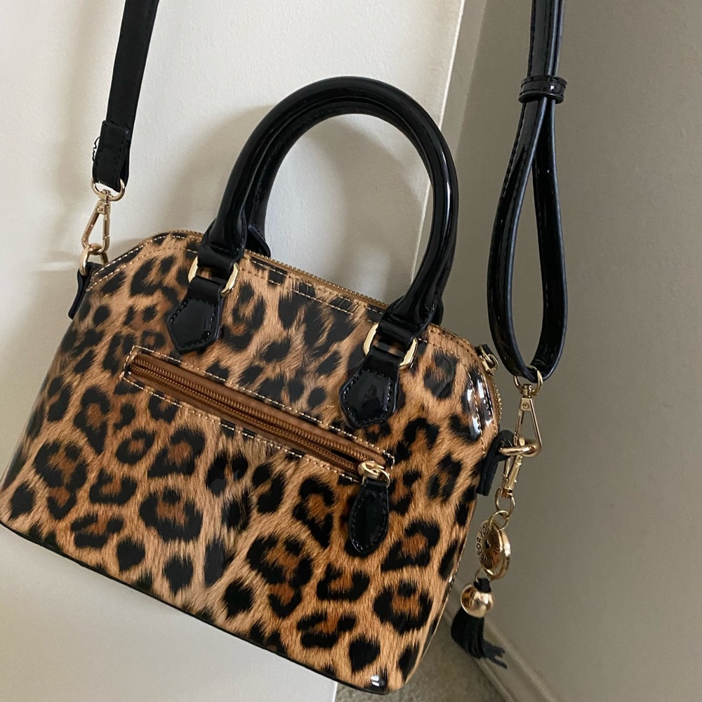 Leopard print bag crossbody purse 
Great condition